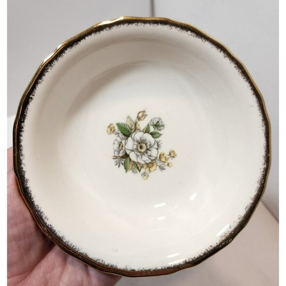 Vtg Royal Tudor Porcelain Linda Floral Pattern 5" Fruit/Dessert Bowls Set Of 4 - Picture 4 of 7